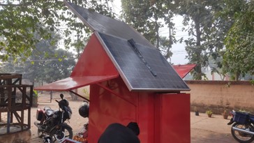 Retrofitted Solar-Powered E-Rickshaw: Technical Specifications & Features